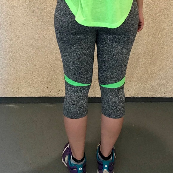 Green & Gray Capri Gym Leggings - Picture 3 of 3